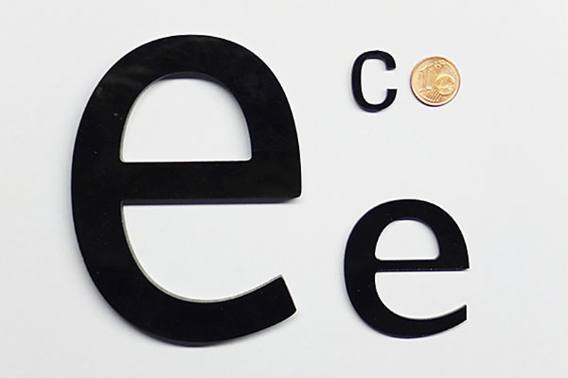 Fräsbuchstaben, separat gefräste Buchstaben aus Kunststoff