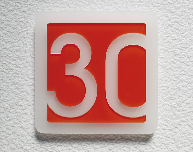 Fräsbuchstaben, separat gefräste Buchstaben aus Kunststoff