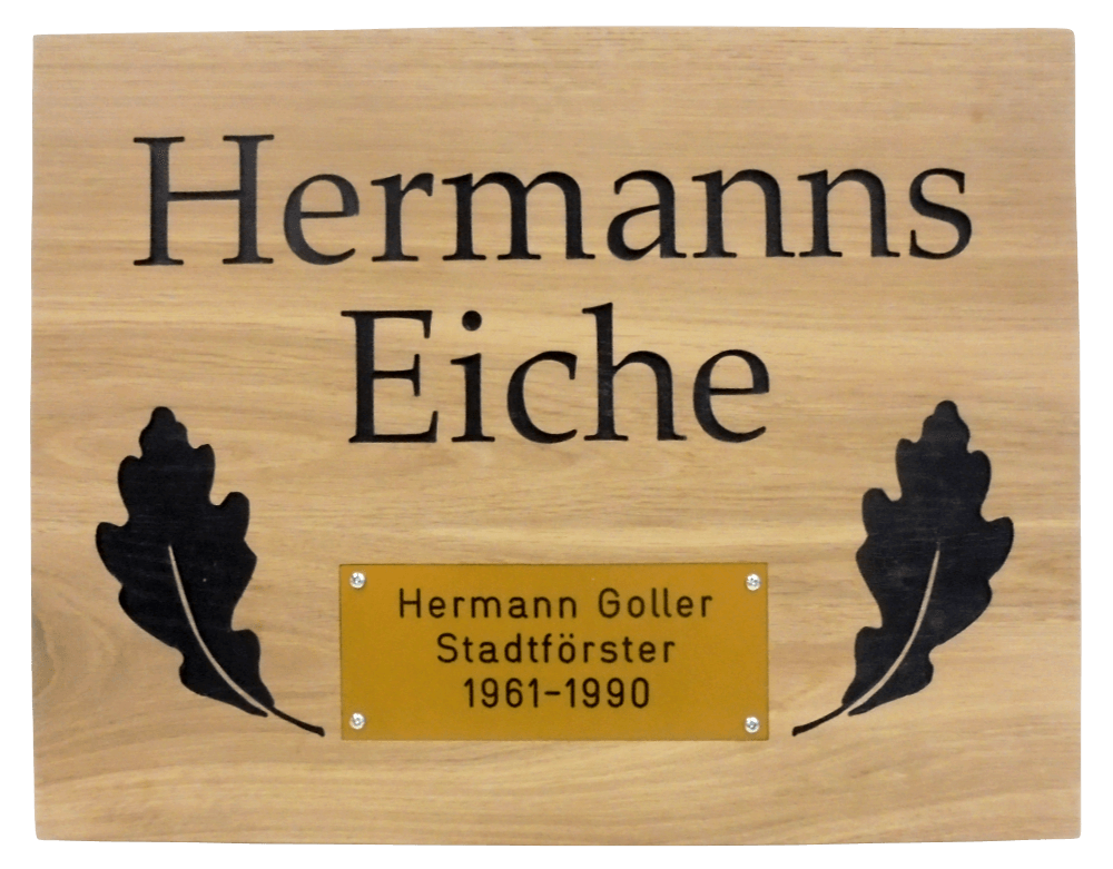 Eiche natur, Schrift eingefräst, mit Namensschild, goldeloxiert.