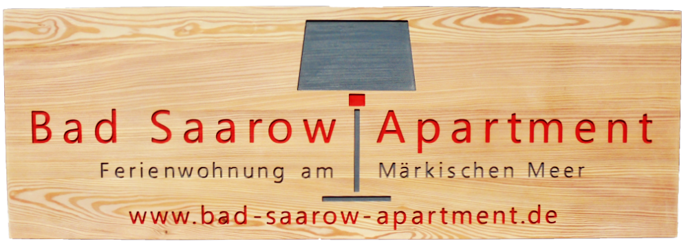 Holzschild aus Lärche für eine Ferienwohnung. Holzschild aus Lärche für eine Ferienwohnung.
